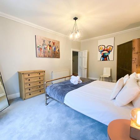אדינבורו Rose Street'S Hidden Treasure- 2Bed Newly Refurbished Apt מראה חיצוני תמונה