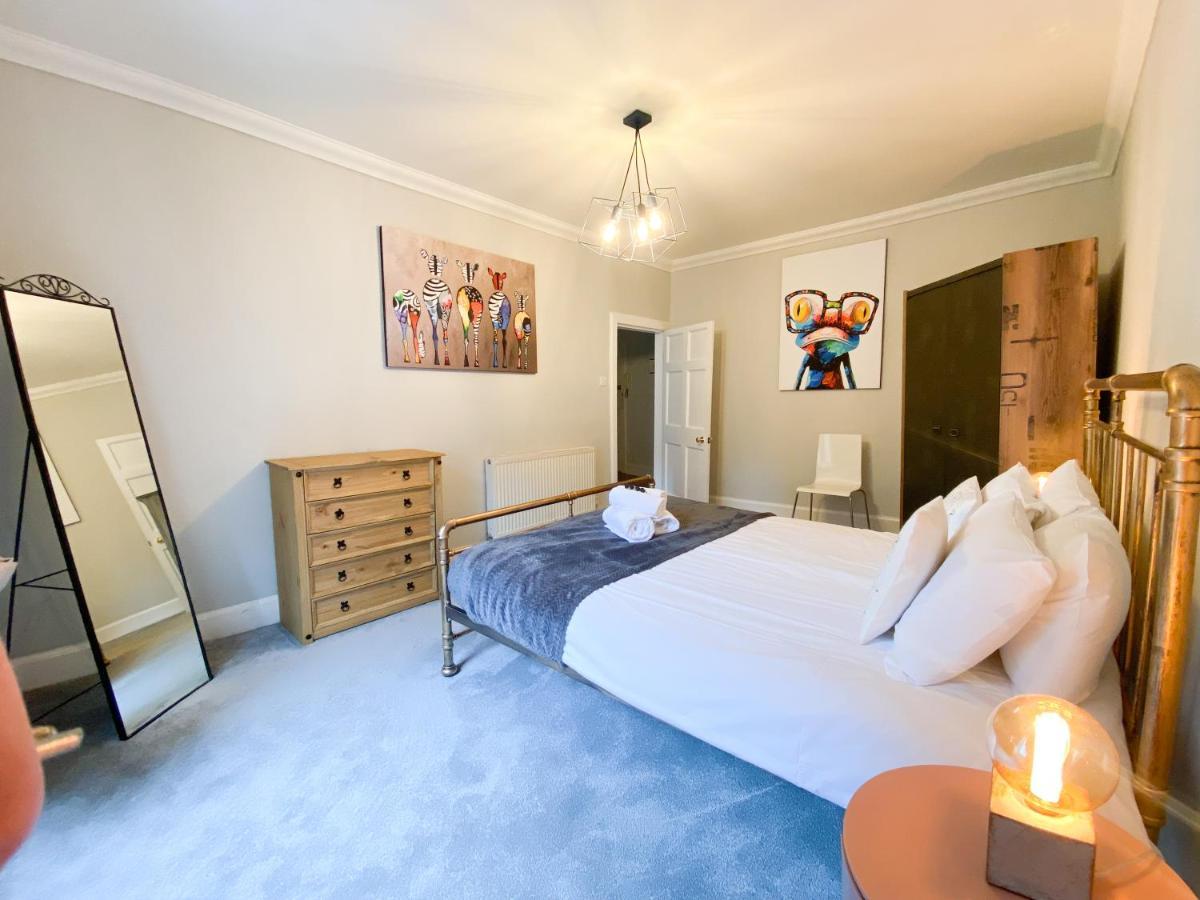 אדינבורו Rose Street'S Hidden Treasure- 2Bed Newly Refurbished Apt מראה חיצוני תמונה