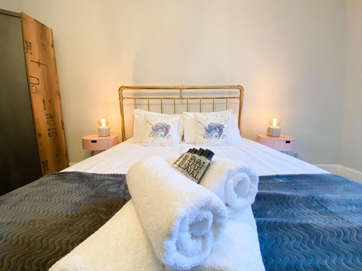אדינבורו Rose Street'S Hidden Treasure- 2Bed Newly Refurbished Apt מראה חיצוני תמונה
